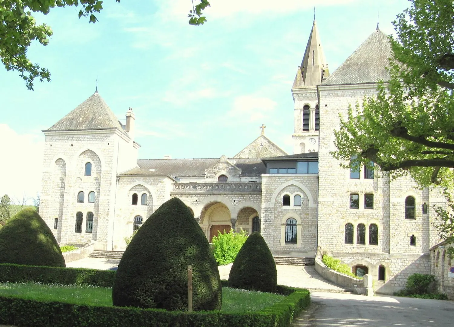 Logis Hotels - Hotel Et Restaurant De La Montagne Noire Dourgne 2*,  Frankreich
