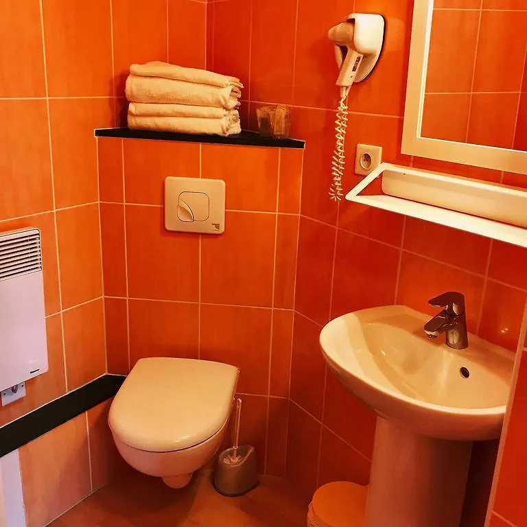 Logis Hotels - Hotel Et Restaurant De La Montagne Noire Dourgne